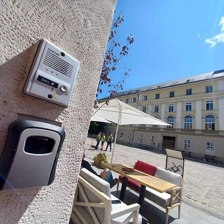 Peaceful Studio On Rynok Square Lviv Ngoại thất bức ảnh