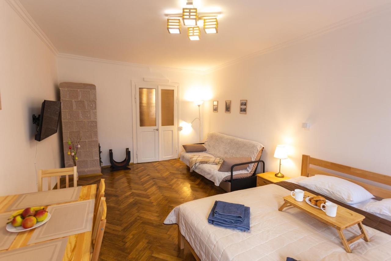 Peaceful Studio On Rynok Square Lviv Ngoại thất bức ảnh