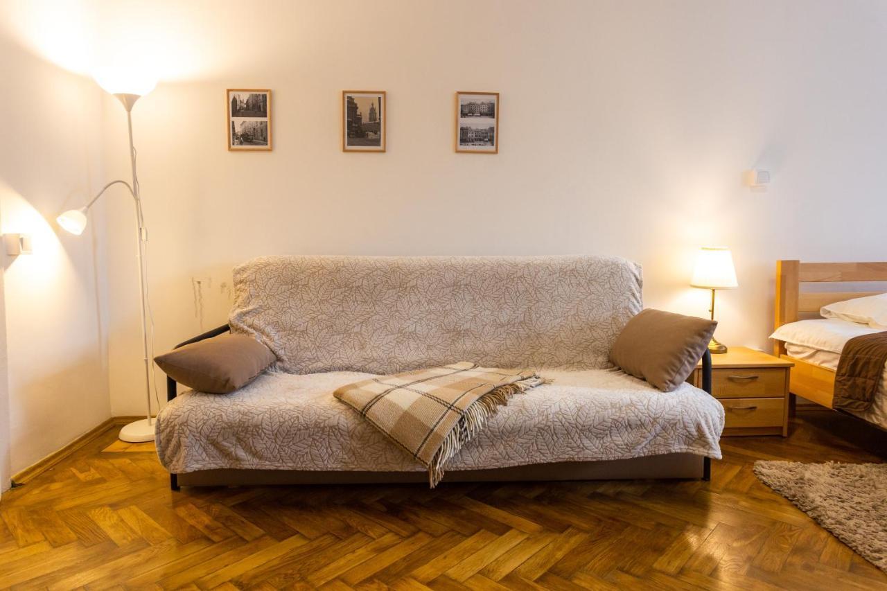 Peaceful Studio On Rynok Square Lviv Ngoại thất bức ảnh