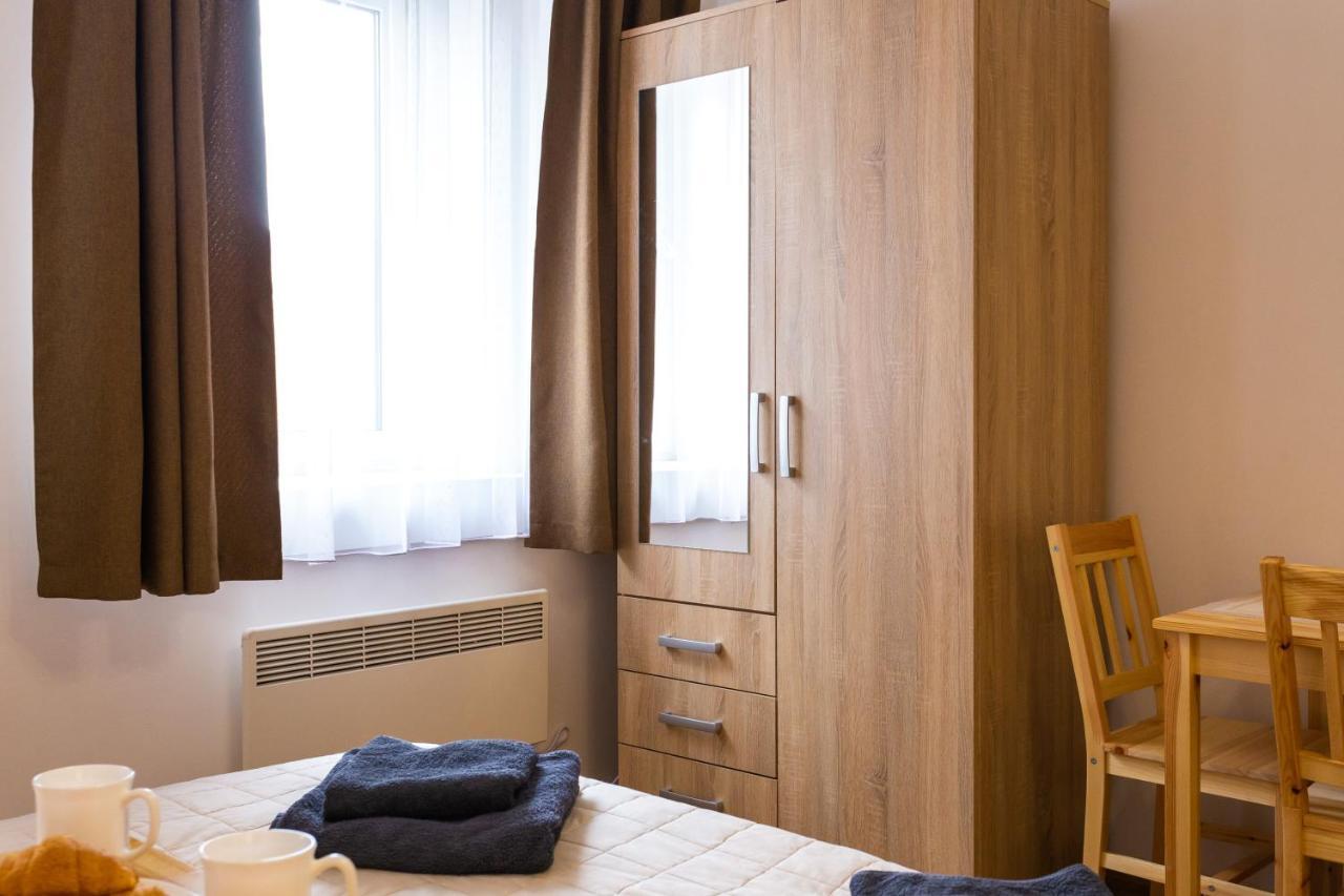 Peaceful Studio On Rynok Square Lviv Ngoại thất bức ảnh