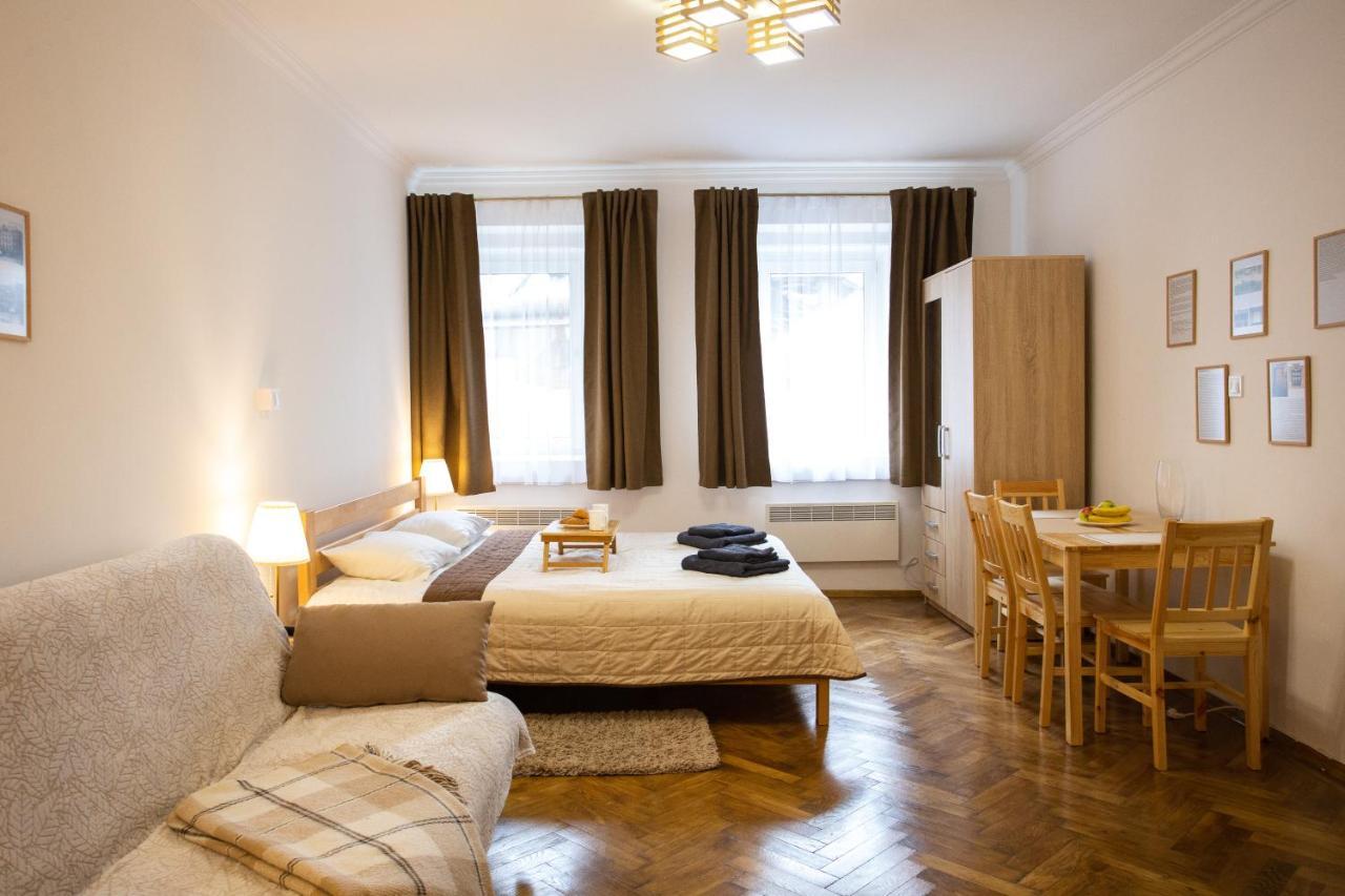 Peaceful Studio On Rynok Square Lviv Ngoại thất bức ảnh