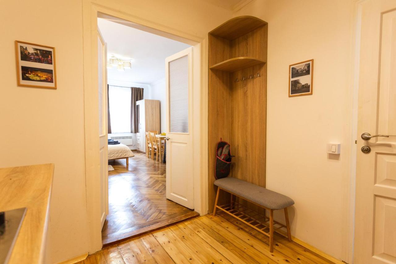 Peaceful Studio On Rynok Square Lviv Ngoại thất bức ảnh