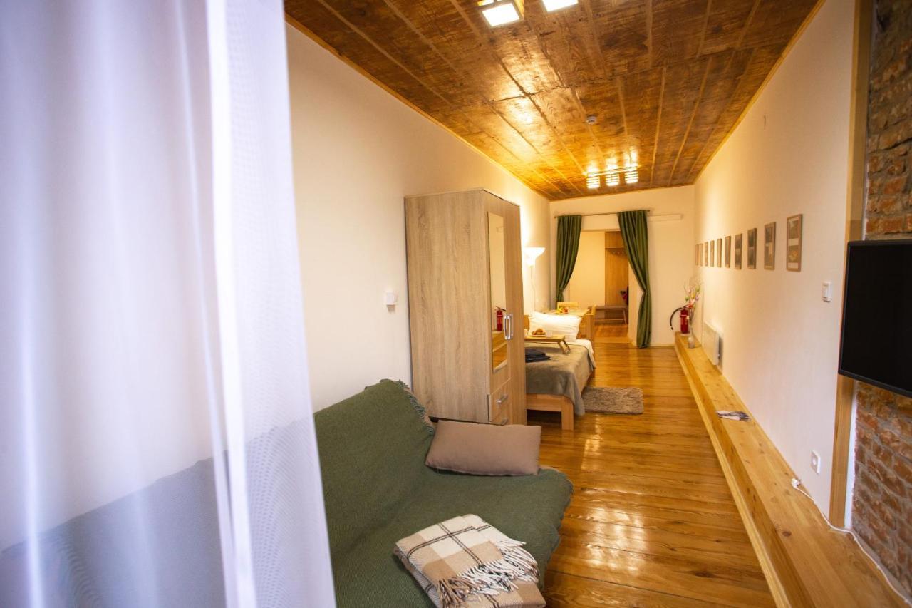 Peaceful Studio On Rynok Square Lviv Ngoại thất bức ảnh