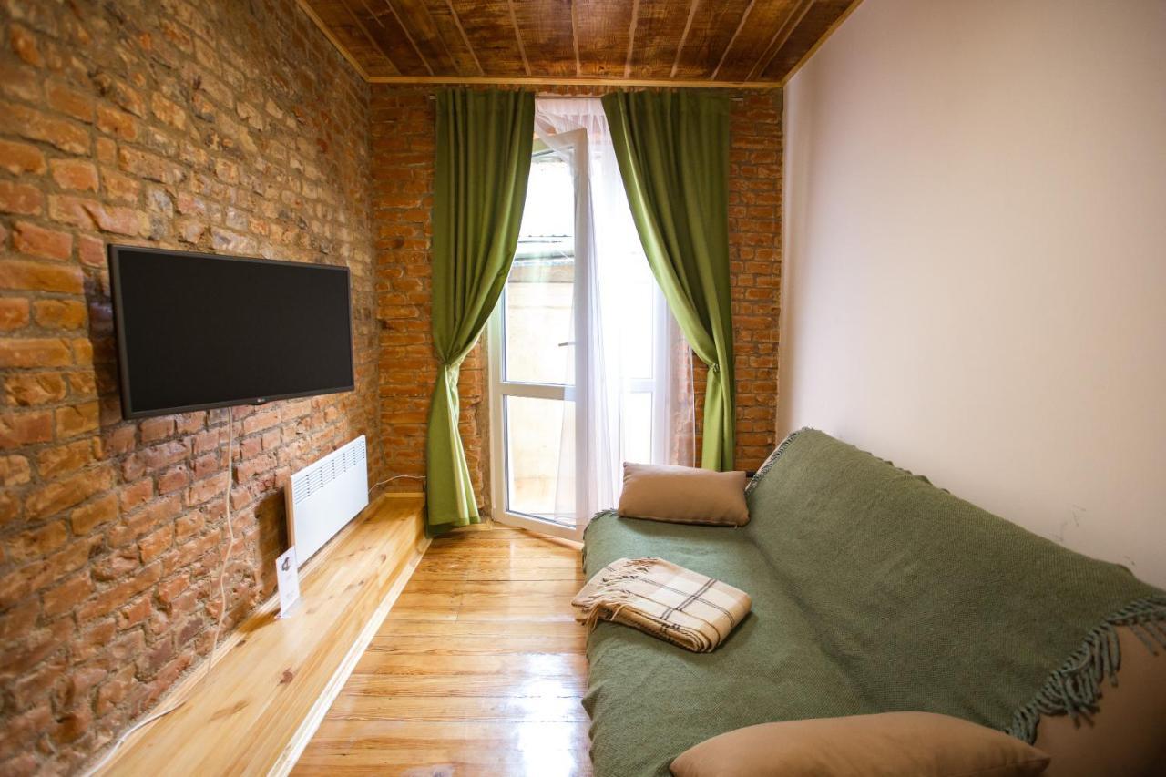 Peaceful Studio On Rynok Square Lviv Ngoại thất bức ảnh