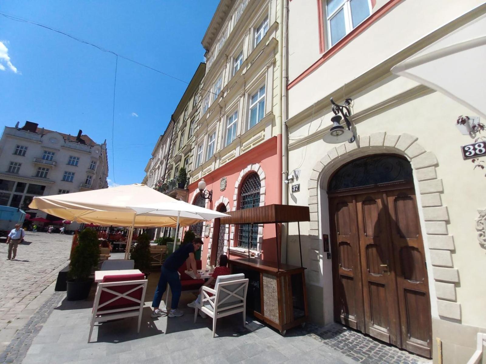 Peaceful Studio On Rynok Square Lviv Ngoại thất bức ảnh